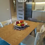 Angelov * וארנה